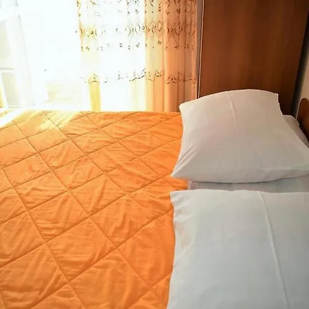 アパート Eufemija-rab Kampor