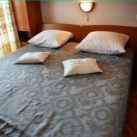 Eufemija-rab Apartman Kampor